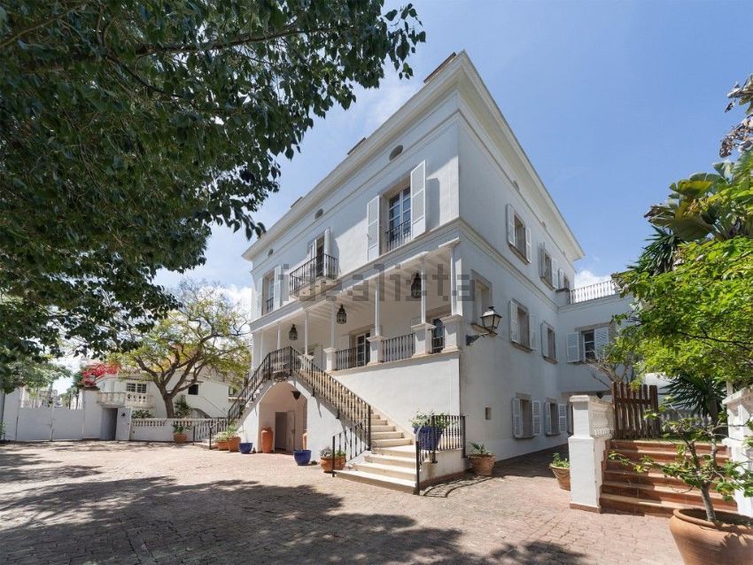 Así es la casa que la baronesa Thyssen vende en Mallorca rebajada: 5,5 millones de euros