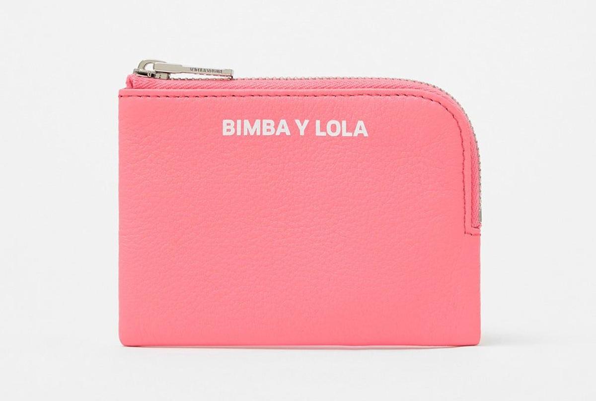 Monedero de piel rosa (precio: 21 euros)