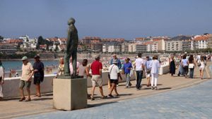 Més visitants a Galícia, però contenint la despesa