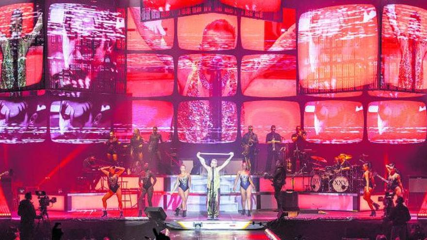 El “show” de Robbie Williams conquista el Monte do Gozo