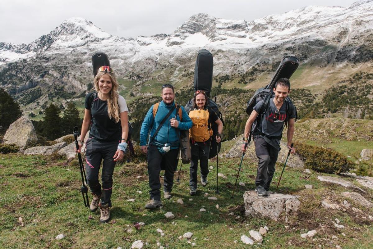 Los componentes del grupo musical, tras la ascensión.