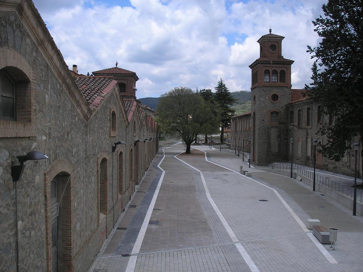 Antiga fàbrica del Pla on es vol ubicar la nova residència d'avis