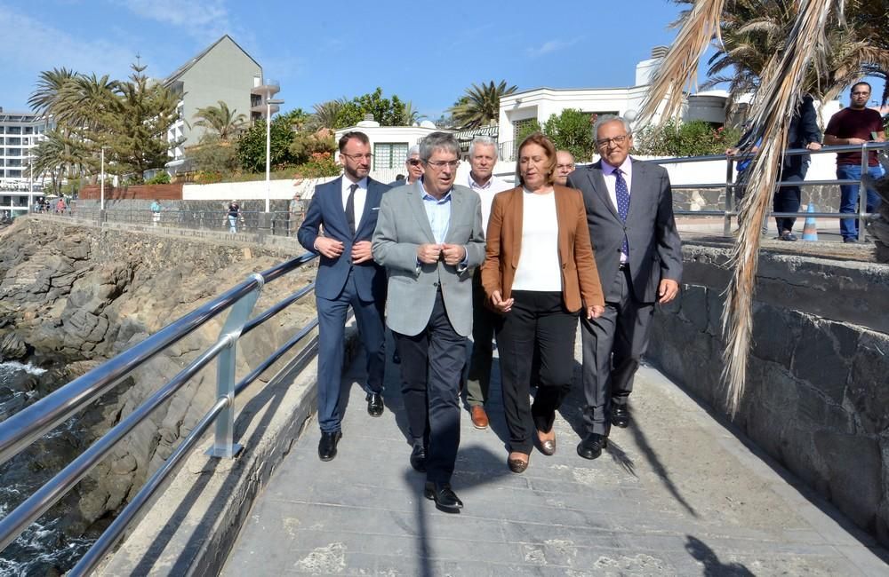 Inicio de las obras del paseo marítimo que unirá las playas de San Agustín con la de Las Burras.