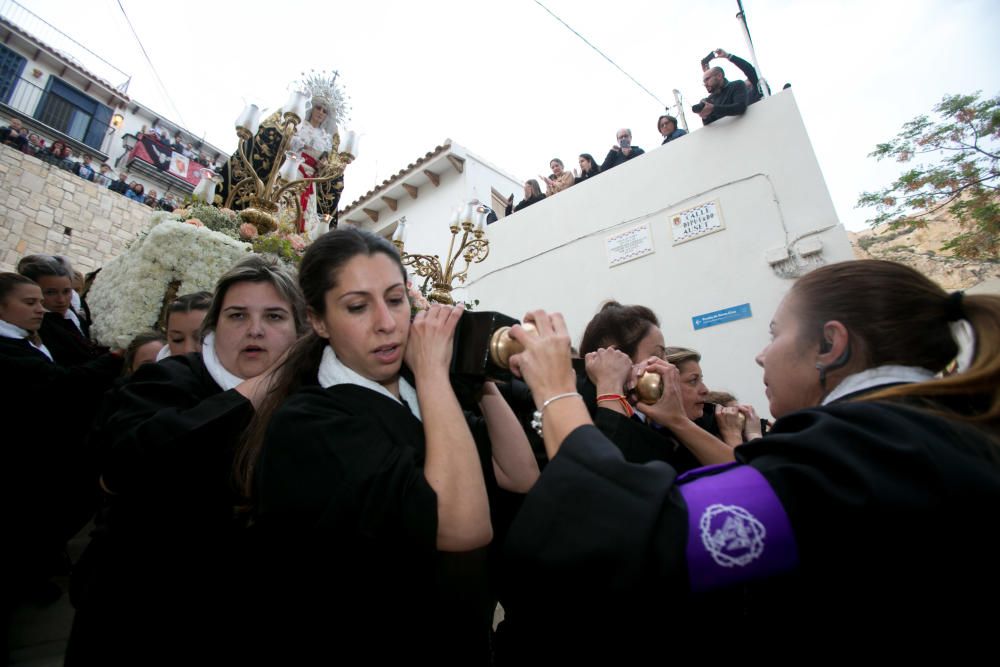 Miles de personas sienten la Semana Santa de cerca en el espectacular descenso por el Casco Antiguo