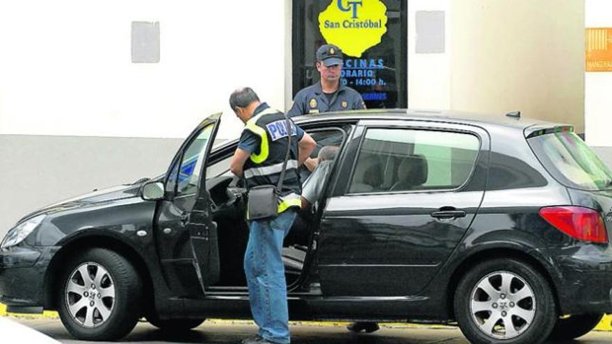 El taxista que provocó la operación de Hacienda denunció a doce floteros