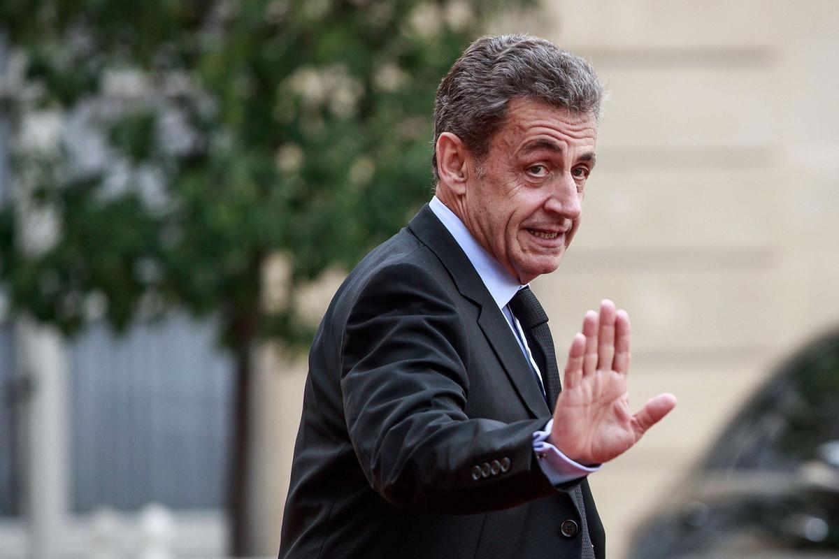 La justícia francesa posa en llibertat condicional Sarkozy després de 20 dies a la presó