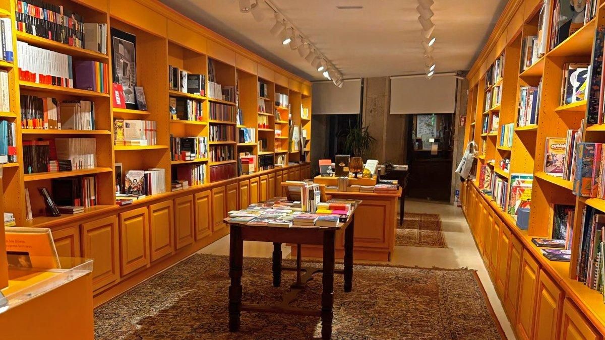 Interior de la nueva librería Cronopios en Santiago