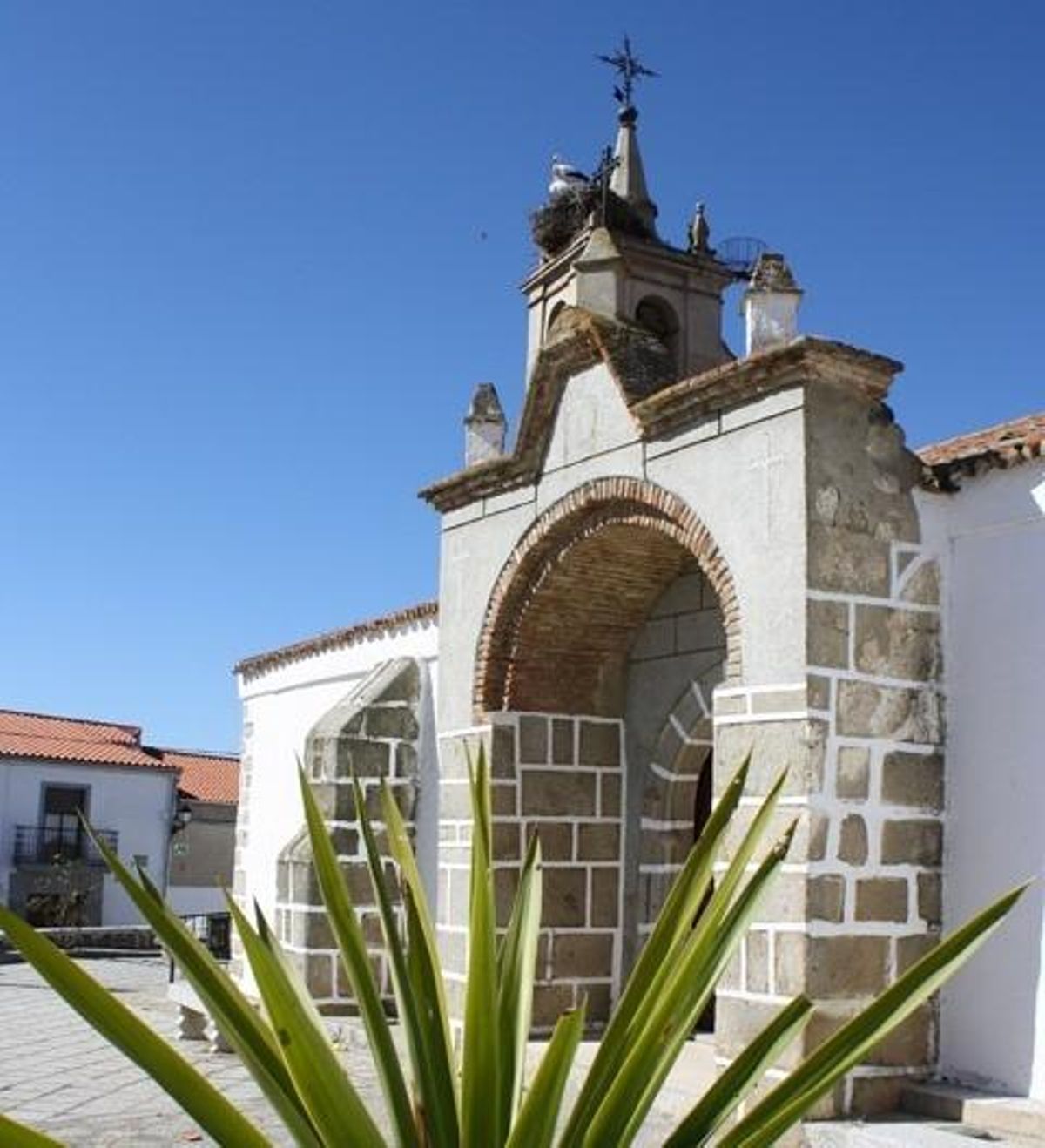 Fachada de la iglesia de Santa Catalina, en Fuente la Lancha.