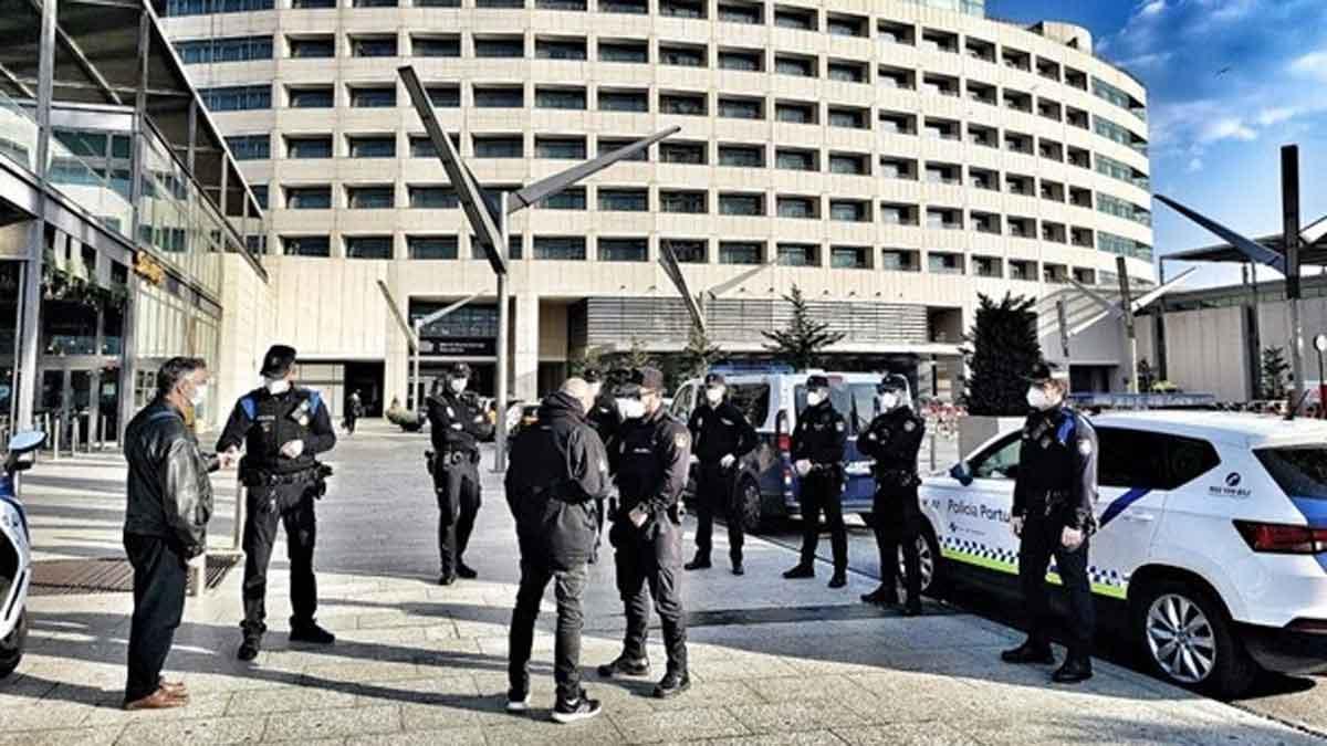 Operativo de la Policía Portuaria y la Policía Nacional para evitar robos en la zona del puerto de Barcelona