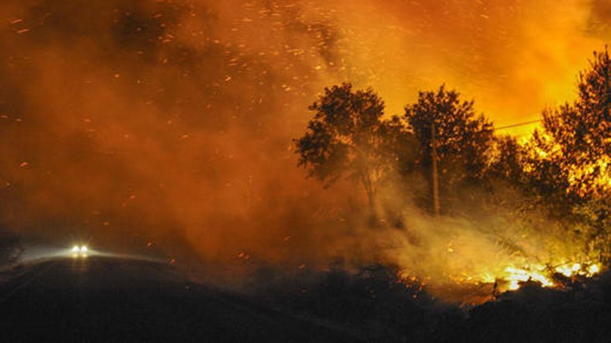 Incendio forestal en Ourense en agosto de 2015.