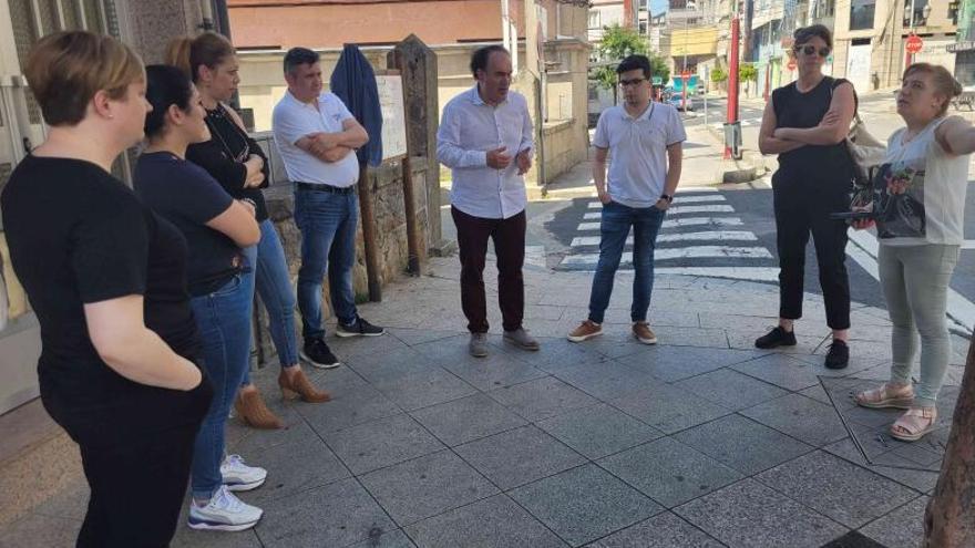 Lamela y Crespo se reunieron ayer con hosteleros de la calle.