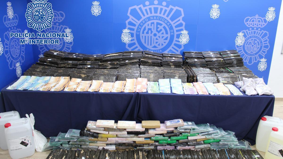 La Policía detiene a 38 personas e interviene media tonelada de cocaína en cajas de fruta.