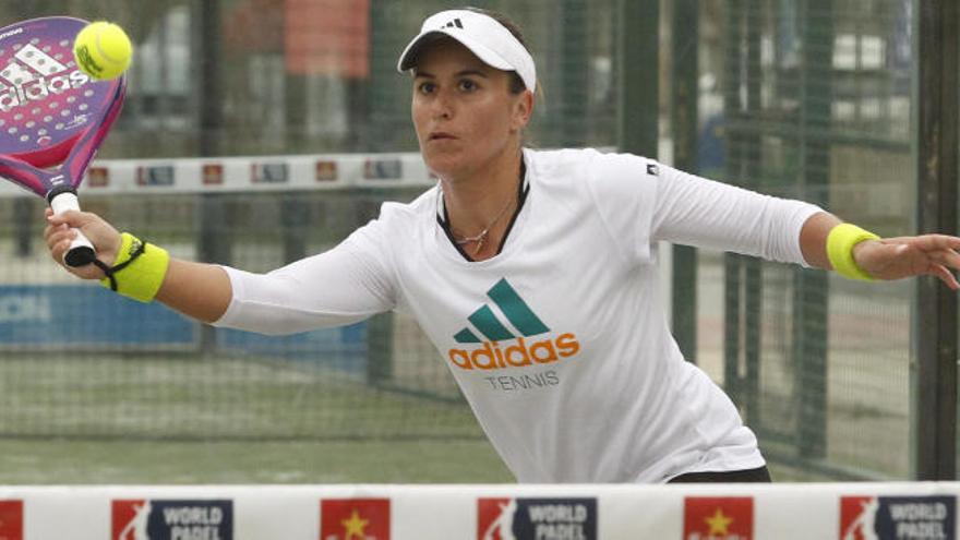 Anabel Medina, en su partido de este miércoles en Alfafar