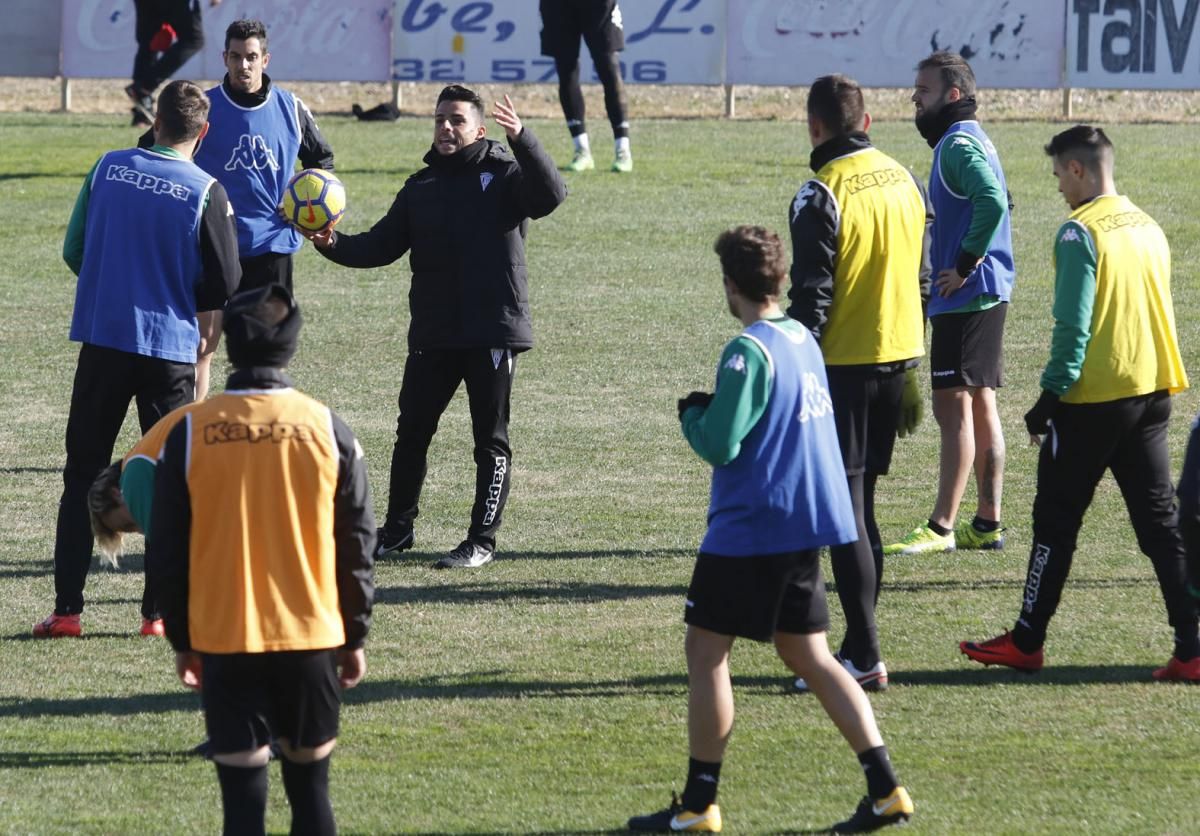 Primer entrenamiento de Jorge Romero tras hacerse cargo del primer equipo del CCF