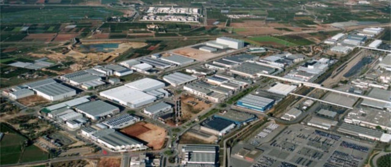 El área industrial junto a la factoría Ford es el principal motor de riqueza de Almussafes.