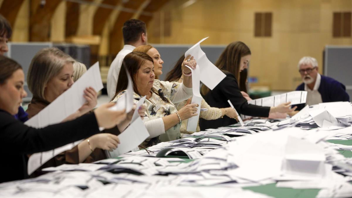 Recuento de voto de las elecciones en las islas Feroe, este jueves en Torshavn.