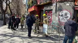 La incertidumbre tras un desalojo por riesgo de derrumbe en Zaragoza: "Es un gasto que no esperábamos, porque vivimos al día"