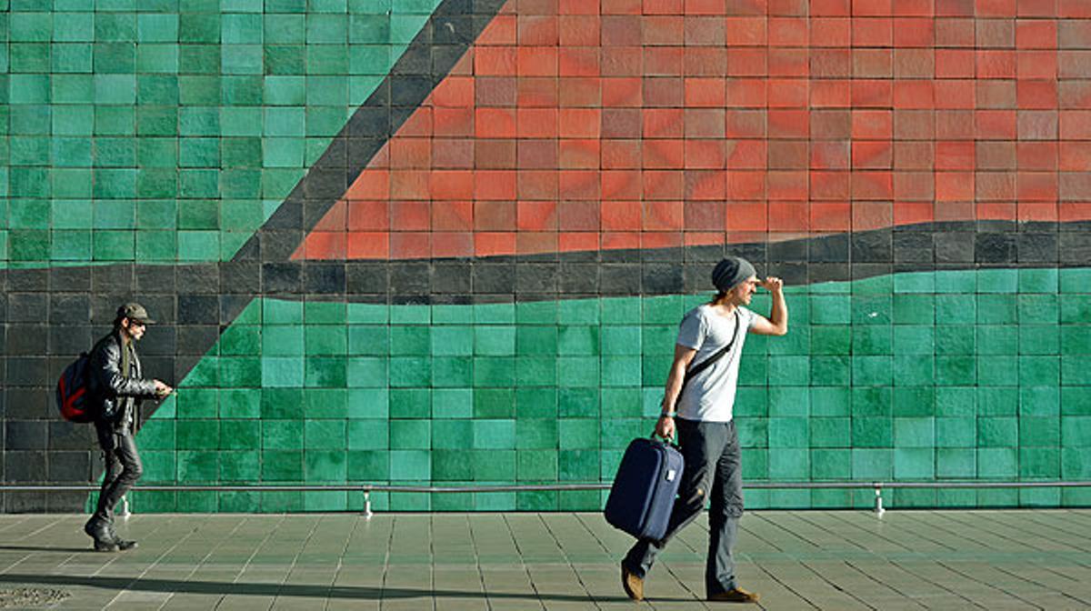 Les empremtes de Joan Miró a Barcelona. Una passejada per vuit dels llocs relacionats amb l’artista a la ciutat, l’any en què es compleixen 30 anys de la seva mort i 120 del seu naixement.