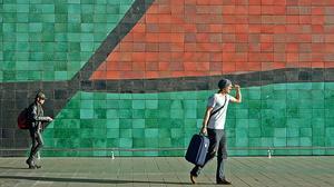 Les empremtes de Joan Miró a Barcelona. Una passejada per vuit dels llocs relacionats amb l’artista a la ciutat, l’any en què es compleixen 30 anys de la seva mort i 120 del seu naixement.