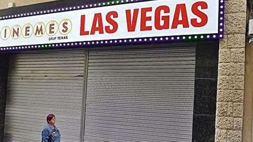 Els cinemes Las Vegas de Figueres, al carrer Sant Pau.