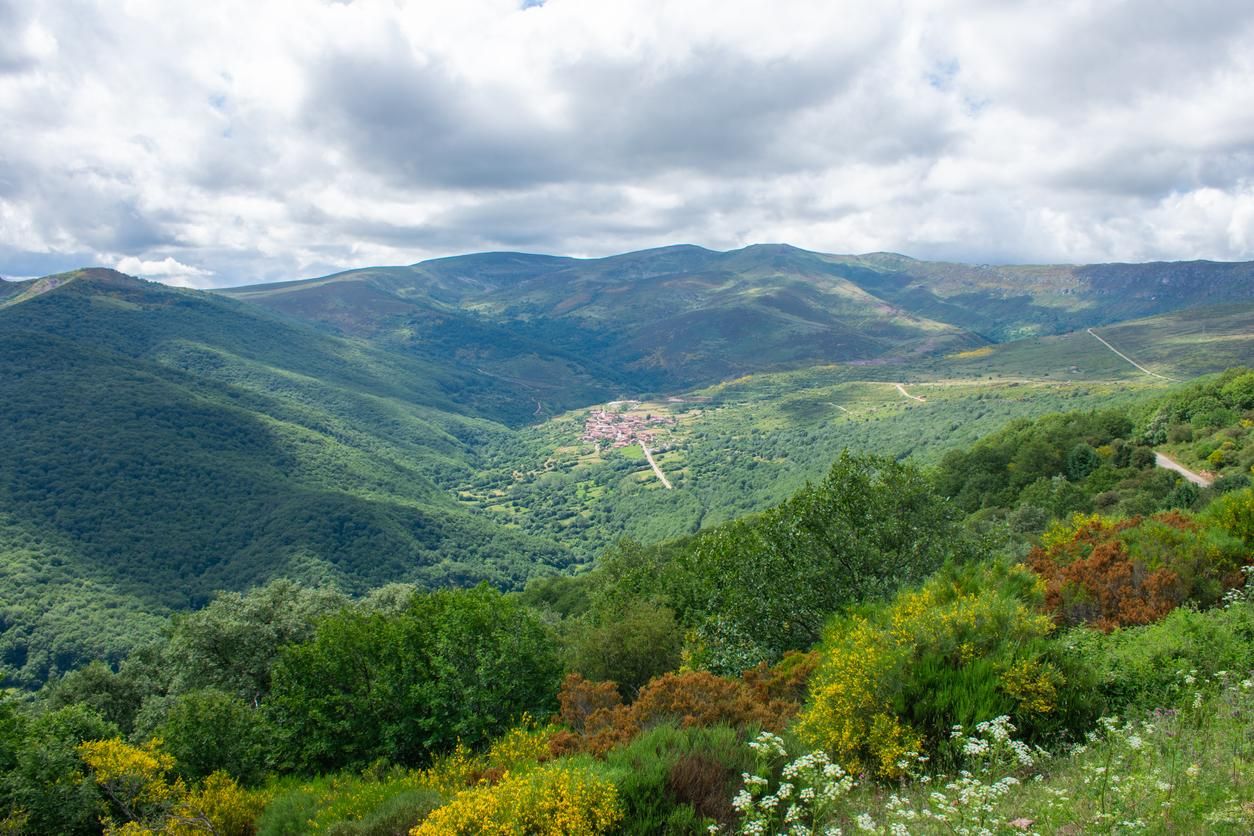 Vista aérea del pueblo de Brañosera