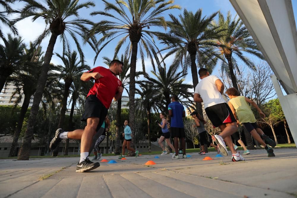 Actividades en el jardín del Túria, el antiguo cauce del río en València.