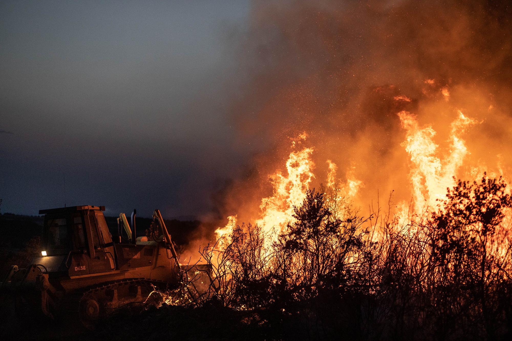 El feroz incendio de Losacio, en imágenes