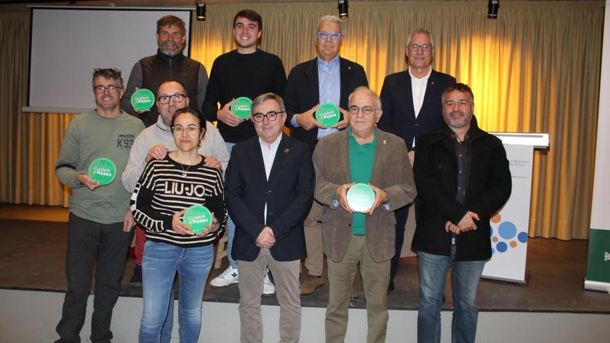 15 empreses i entitats de Roses i el servei municipal  de platges ja han obtingut el segell  de bones pràctiques en gestió sostenible