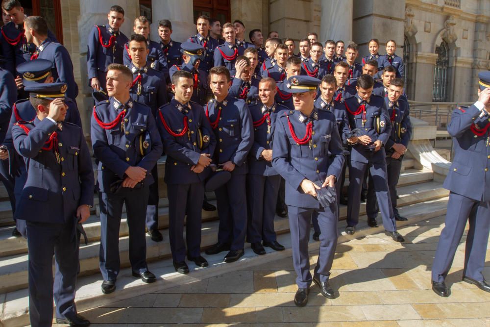 Visita de alumnos de la Academia General del Aire al Ayuntamiento de ...