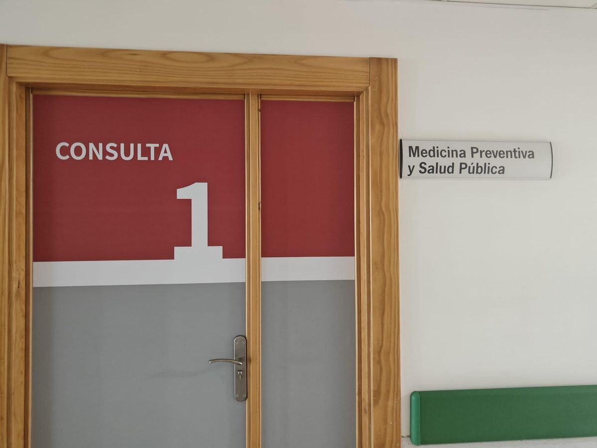 La consulta de vacunación internacional de Córdoba se ubica en el Servicio de Medicina Preventiva y Salud Pública del hospital Reina Sofía.