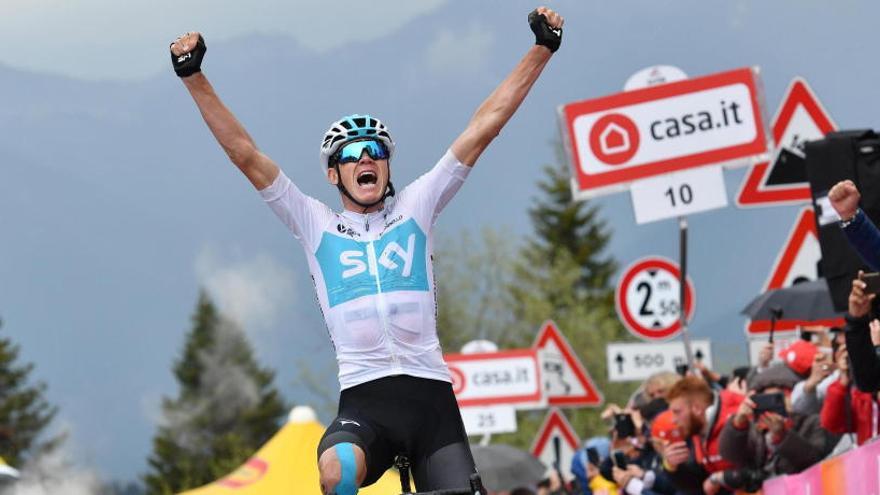 Chris Froome celebra una victoria de etapa en el Giro.