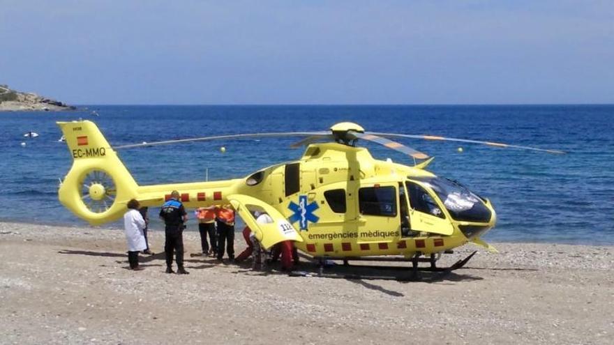 Un ferit greu després d&#039;estar a punt d&#039;ofegar-se en una platja de Port de la Selva