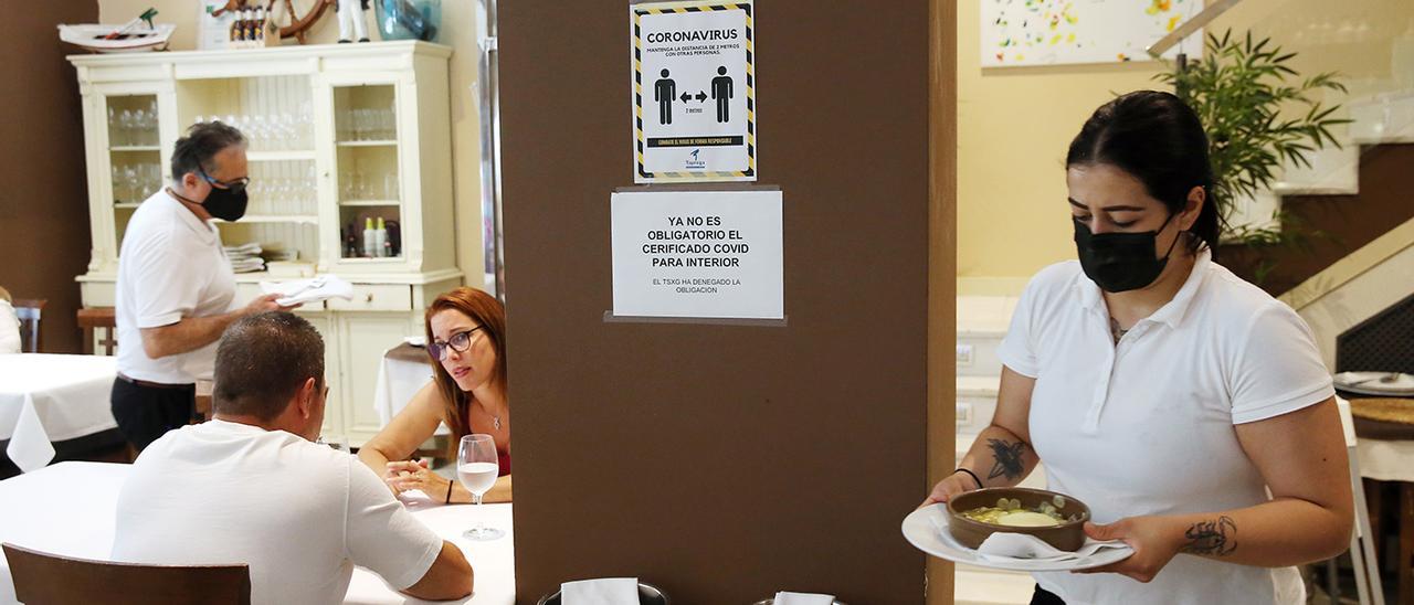 Interior del restaurante Rei Pescador, después de que se anulase la obligación de presentar el certificado COVID