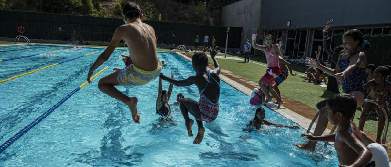 Piscina descoberta de Manresa  | ARXIU/OSCAR BAYONA