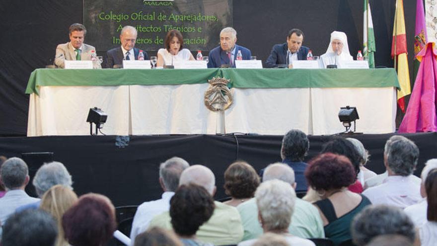 Juan Manuel Pozo (en el centro), durante el acto del Pregón Taurino.