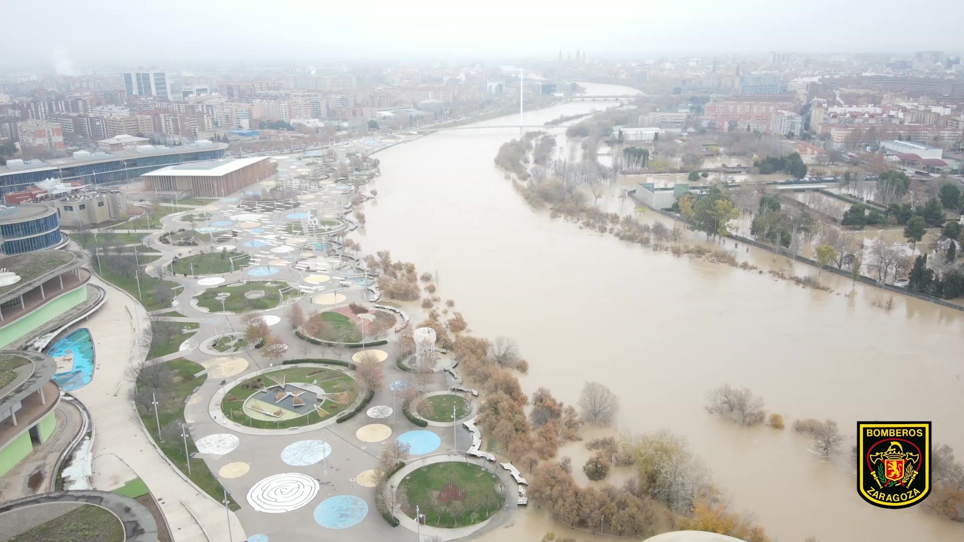 FOTOGALERÍA | Crecida extraordinaria del Ebro en Zaragoza vista desde un dron