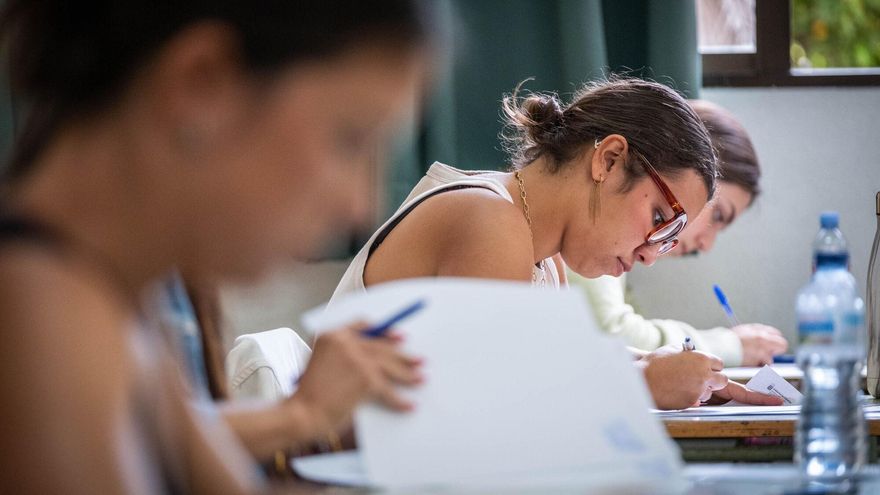 Un 60% de los opositores a Secundaria completa las pruebas en Canarias