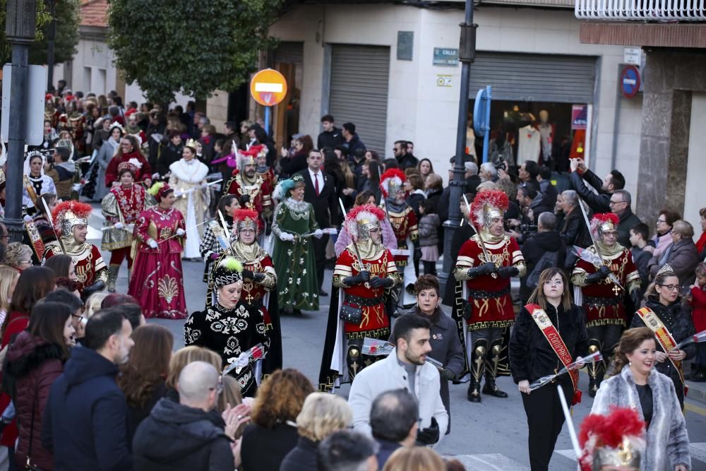 Medio millar de cargos festeros celebran la efeméride con un acto histórico de homenaje a las capitanías a tres semanas del inicio de los Moros y Cristianos