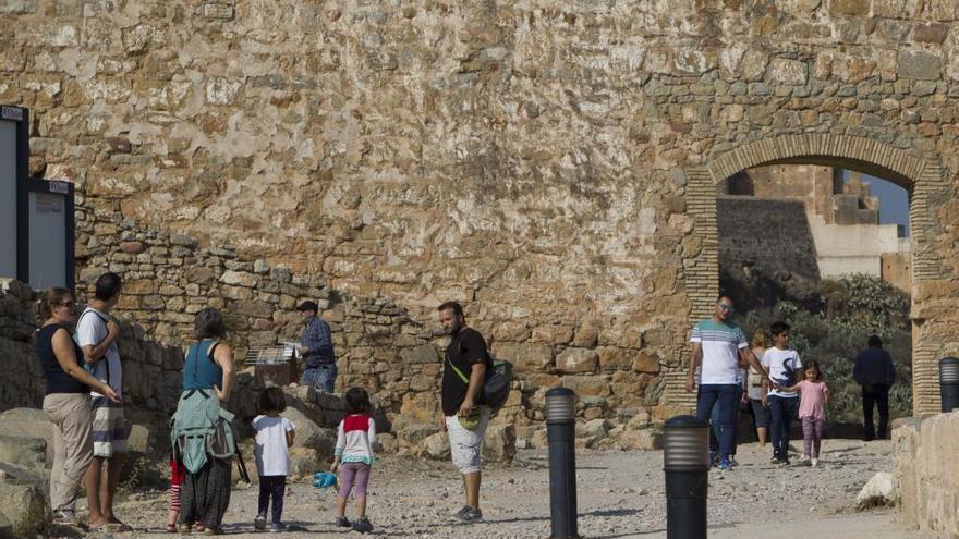 Turistas en el Castillo