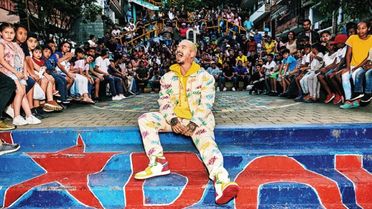 J Balvin para Guess.