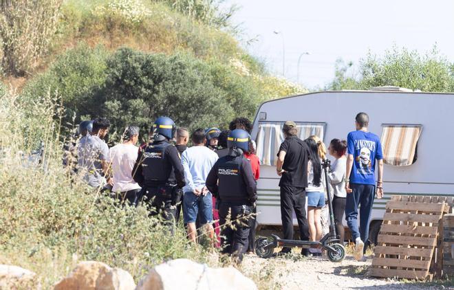 Todas las imágenes del desalojo del asentamiento más grande de Ibiza: sa Joveria