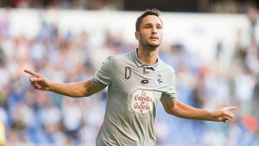 Andone celebra su gol en el Teresa Herrera.