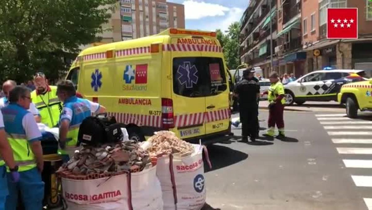 Una mujer de entre 40 y 45 años ha fallecido al ser atropellada por un dúmper (maquinaria de obra) en Alcalá de Henares, en un paso de cebra a la altura del número 15 del Paseo de los Curas.