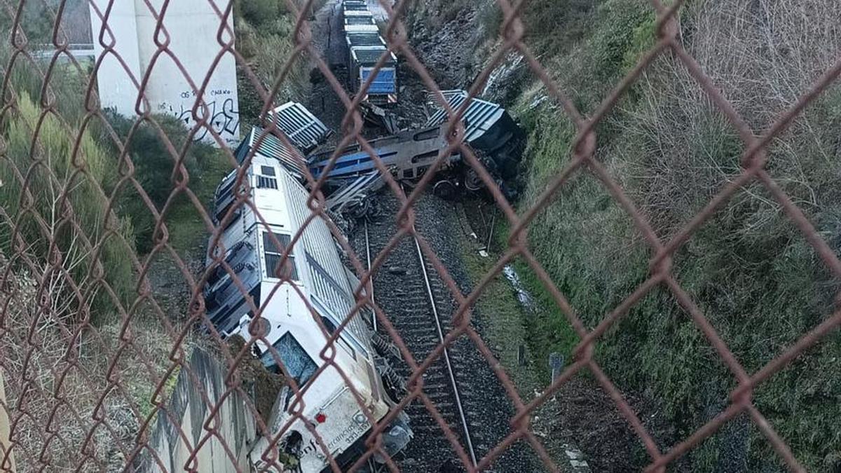 Descarrila un tren de mercancías en Pontevedra