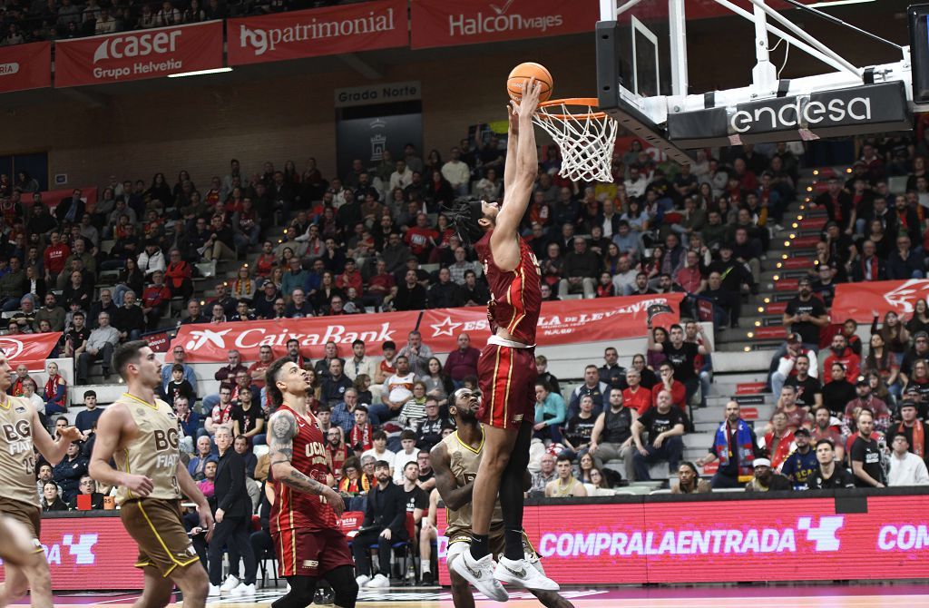 Todas las imágenes del partido del UCAM Murcia contra el Bàsquet Girona