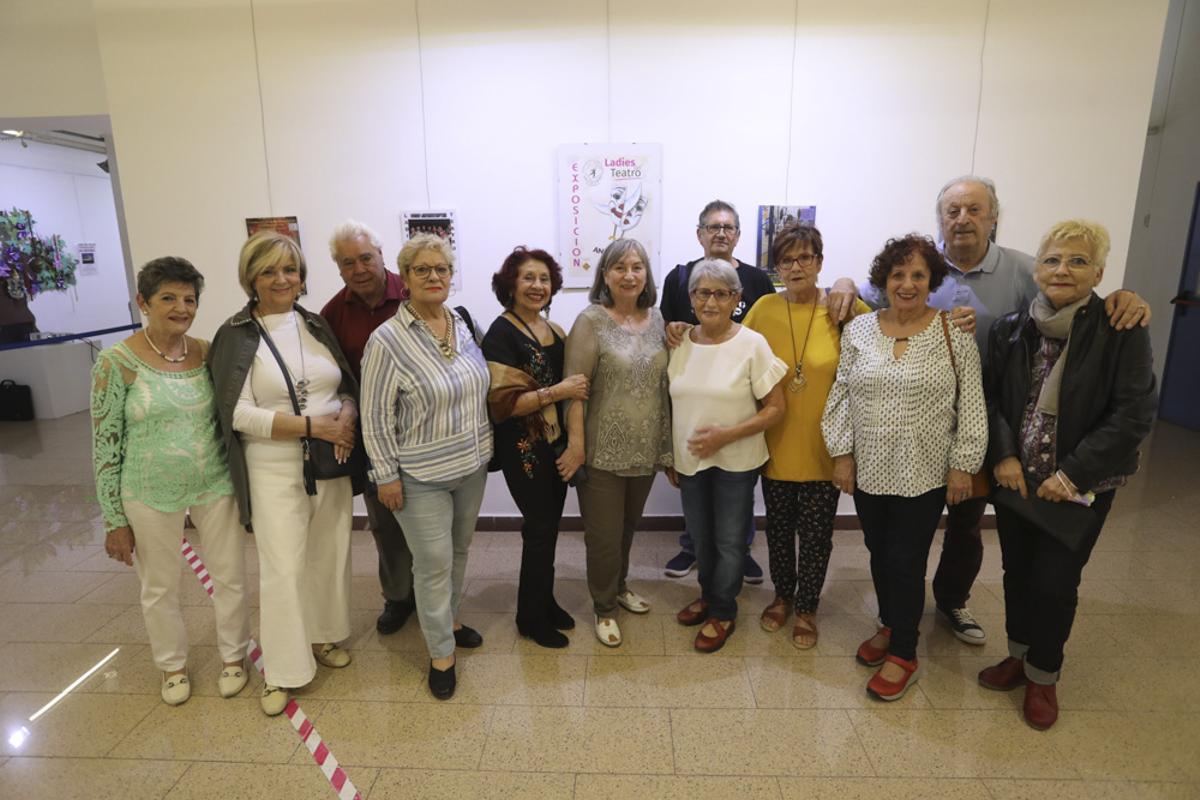 Ladies del Teatro repasan sus 25 años sobre los escenarios con una exposición en Sagunt.