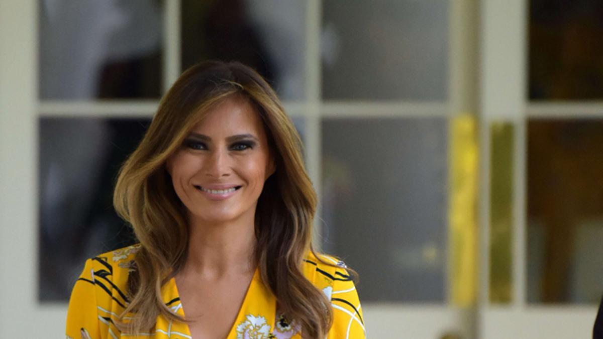 El vestido amarillo con estampado de Melania Trump