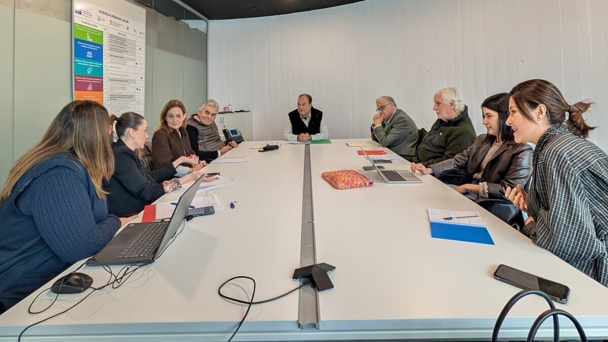 Una anterior reunión del jurado de los premios gastronómicos Cunqueiro en Lalín