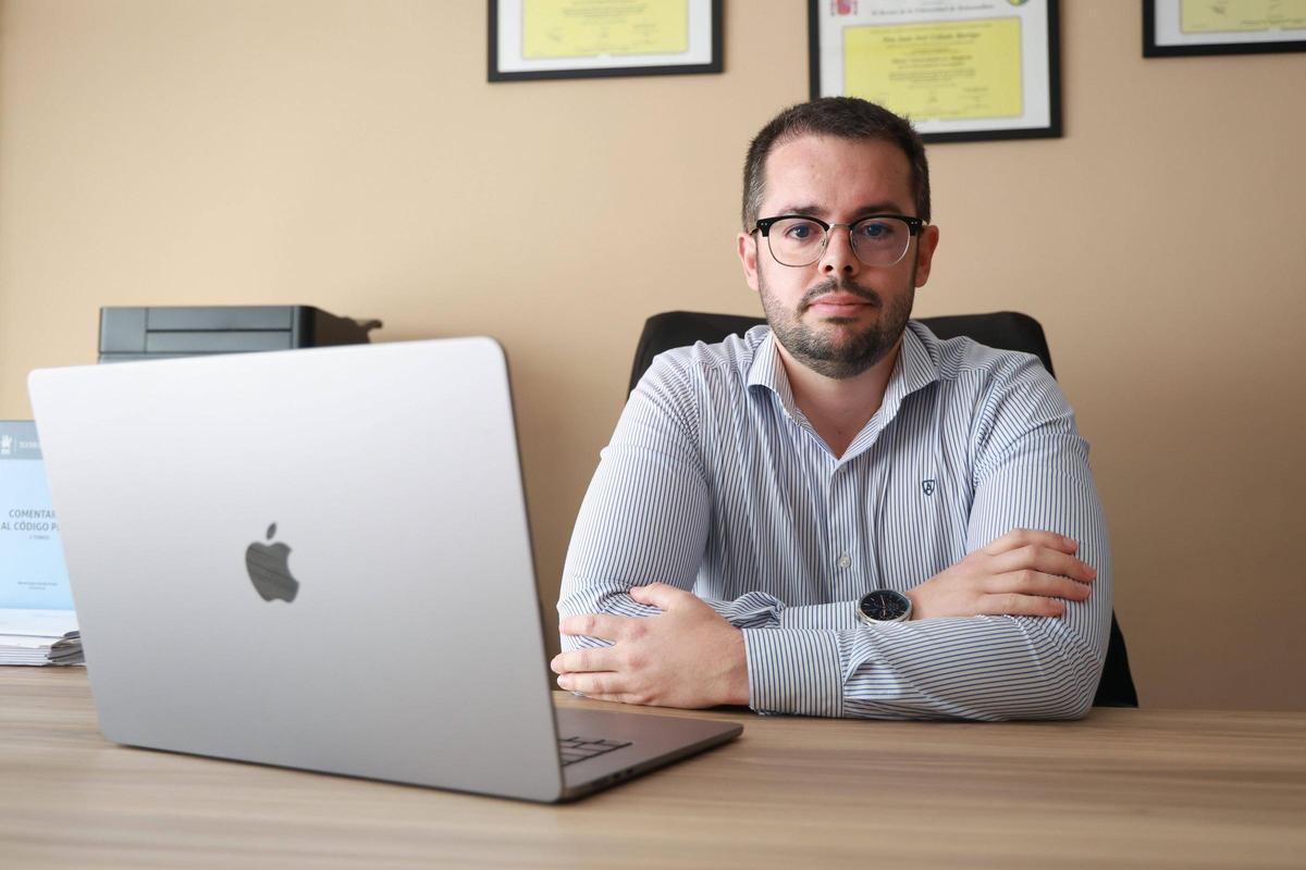 Juan José Collado, en su despacho en Cáceres.