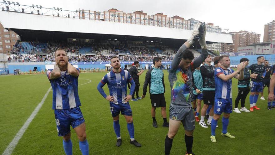 Cerrojo a la portería del Avilés: Álvaro Fernández seguirá dos temporadas más en el Suárez Puerta